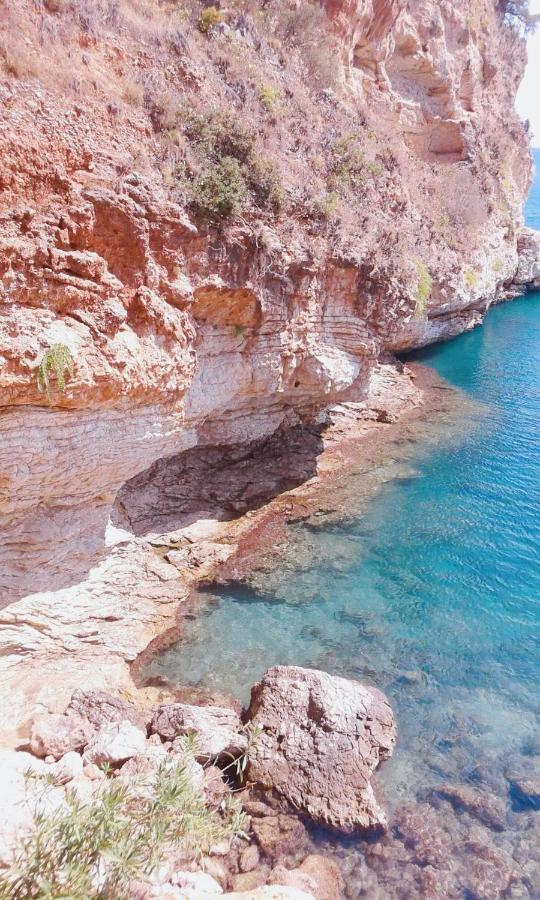 Muses Seaside Villas Parálion Ástros 外观 照片